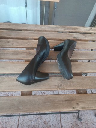 Tacones Wonders de Piel Negros Talla 37