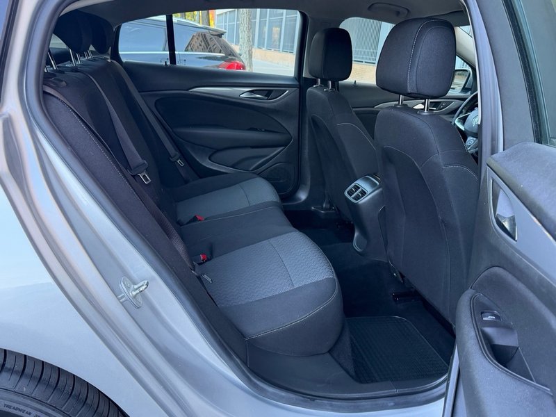 Opel Insignia 2019, foto 8