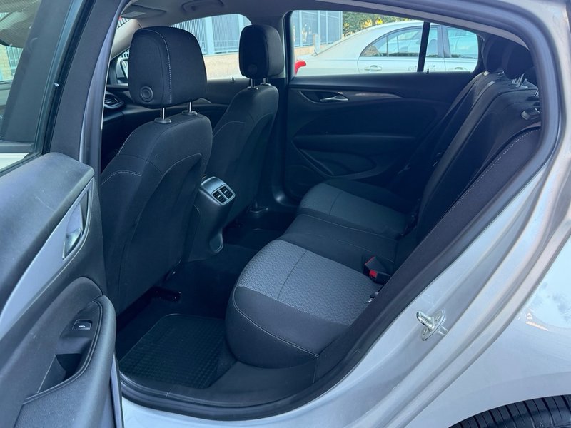 Opel Insignia 2019, foto 9