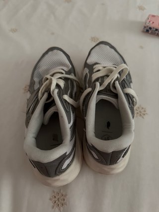 Zapatillas New Balance Gris y Blanco