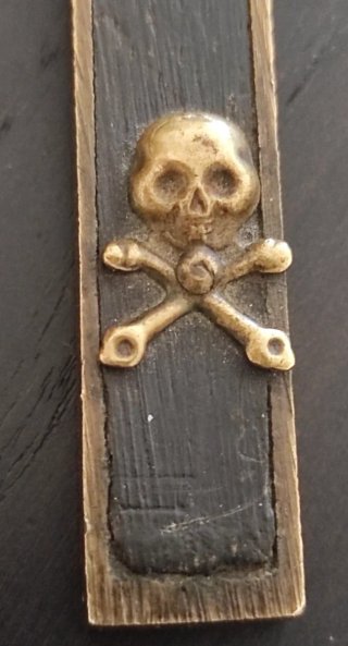 Crucifijo pectoral s.XIX/XX con calavera 17 cm