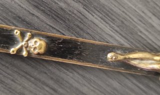 Crucifijo pectoral s.XIX/XX con calavera 17 cm