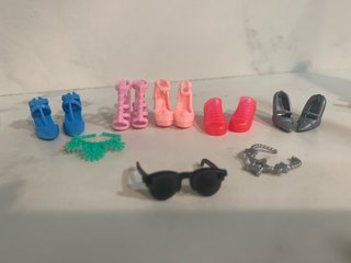 Accesorios Muñeca Barbie: Zapatos y Joyas