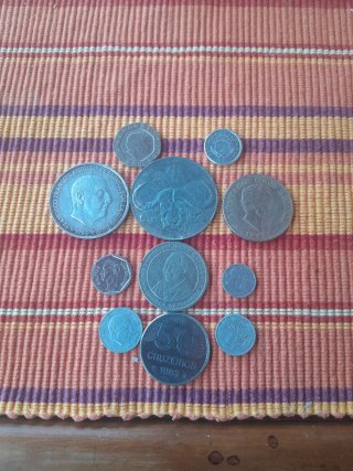 Lote de monedas variadas