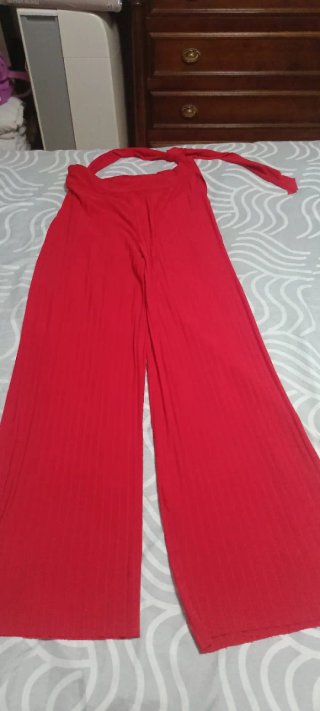 Pantalón Rojo con Cinturón