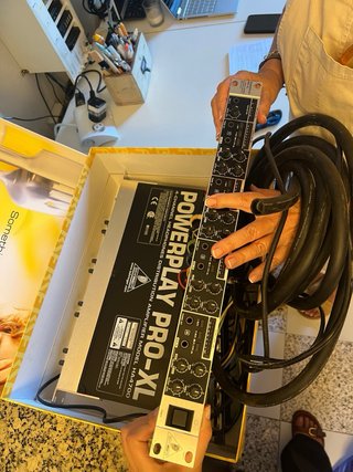 Dos Behringer HA4700 Powerplay Pro XL Amplificador