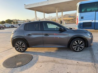 Peugeot 208 2021