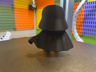 Lord Casco Oscuro Figura 3D