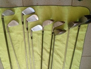 Golfe um lote de 10 ferros 5 drivers