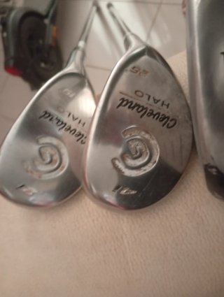 Golfe um lote de 10 ferros 5 drivers