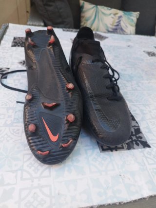 Botas de fútbol Nike Phantom negras