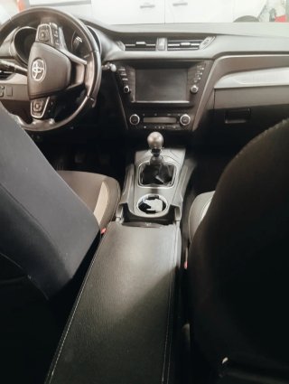 Toyota Avensis 2016