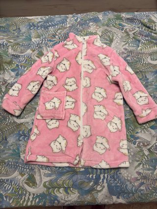Bata de niña rosa con gatitos