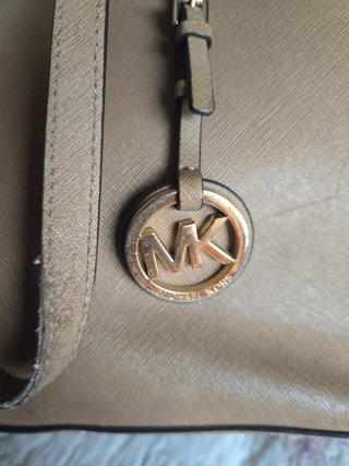 Bolso Michael Kors Beige y Dorado