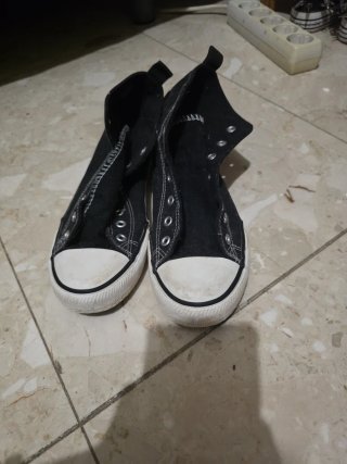 Zapatillas Converse Negras sin cordones (marca bla