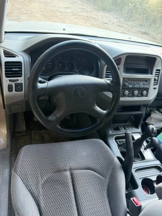Mitsubishi Montero 2005