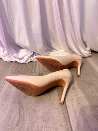 Tacones Bajos Color Crema Talla 37