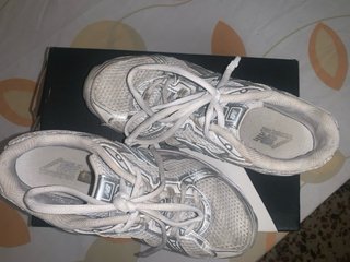 Zapatillas New Balance plateadas talla 38