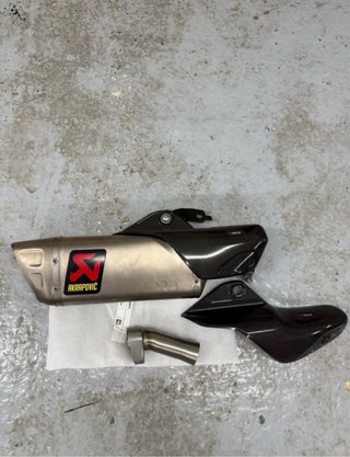 Escape Akrapovic para Yamaha R1