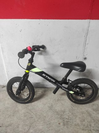 Bici sin pedales B'Twin negra