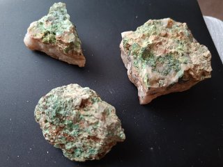 3 Piezas de Malaquita en Bruto
