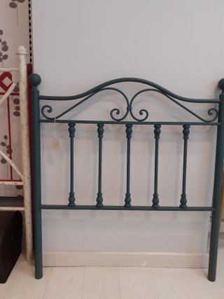 Cabezal de forja en color verde para cama de 90cm
