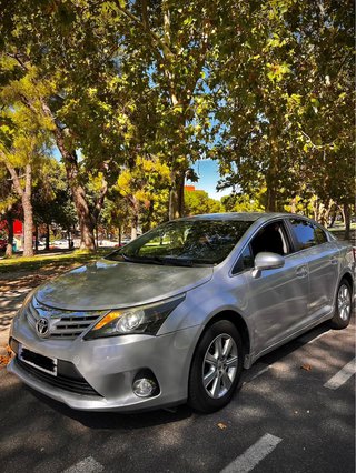 Oportunidad Toyota Avensis 2015