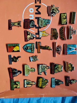 Colección de 28 Pines de Cine