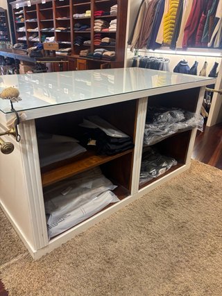 Mesa de Almacenamiento y Organización. Mostrador