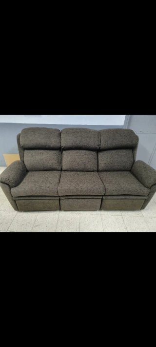 Conjunto de Sofá y 2 Sillones Clásicos