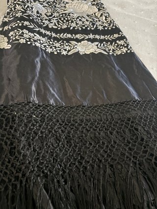 Mantón Manila Bordado Mano 145x145 mas flecos