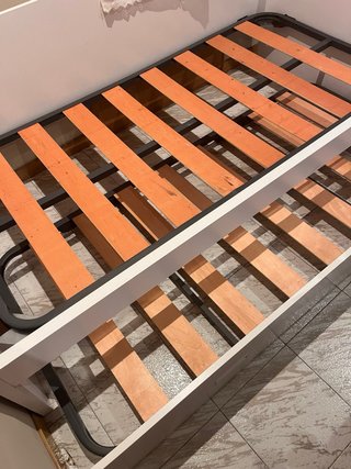 Cama nido blanca y madera