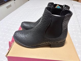 Botines Negros Estilo Chelsea
