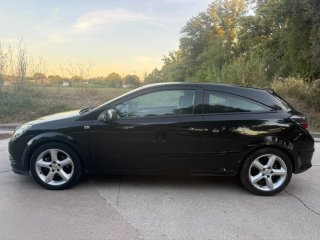 OPEL ASTRA 2007 GTC DIESEL PEGATINA B ITV 07/2027!