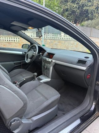 OPEL ASTRA 2007 GTC DIESEL PEGATINA B ITV 07/2027!