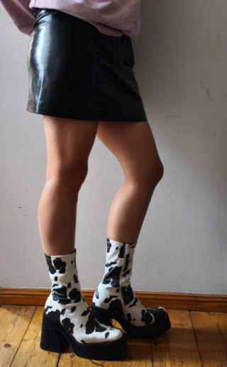 Botas Koi Estampado Vaca - Cuero vegano.