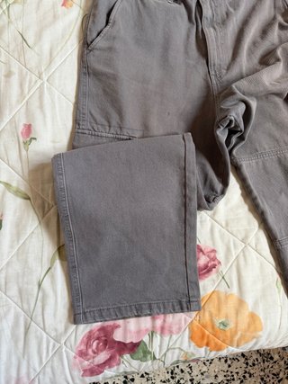 Pantalón cargo Bershka gris ancho