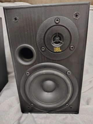 Altavoces JBL Negros,muy bien cuidado.