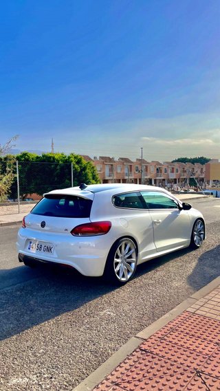 Volkswagen Scirocco “R look”