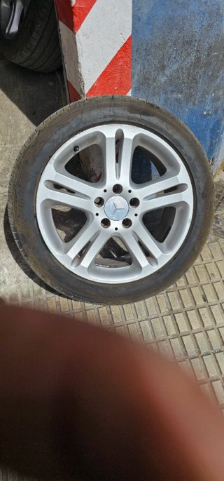 Llanta Mercedes 245/45ZR17/99Y
