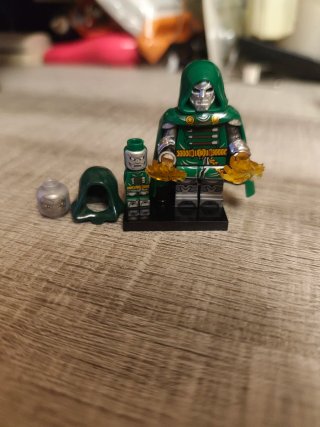 Minifigura Dr. Doom compatible con LEGO