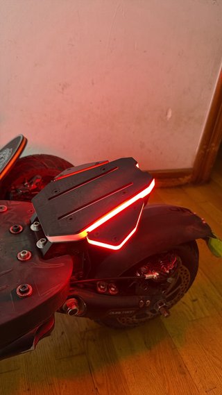 Alerón con luz LED para patinete electrico