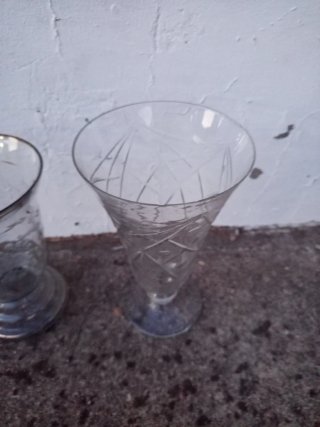 2 Floreros Antiguos de Cristal