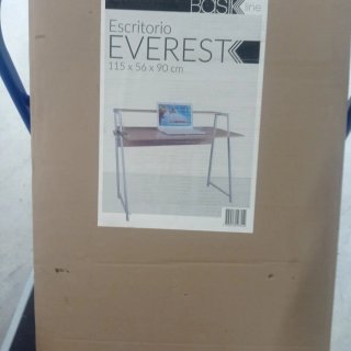 Mesa de escritorio madera y metal
