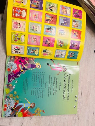 Libro de pegatinas de vacaciones, nuevo.