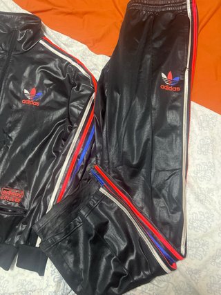 Chándal adidas Chile 62 Negro En buen estado
