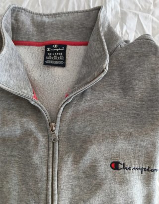 SUDADERA CHAMPION GRIS CON CREMALLERA.