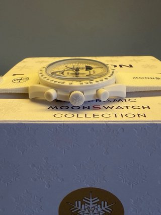Swatch x Omega MoonSwatch Mission to Earthphase