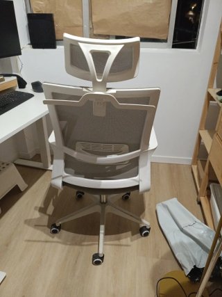 Silla de Oficina Ergonómica Gris y Blanca