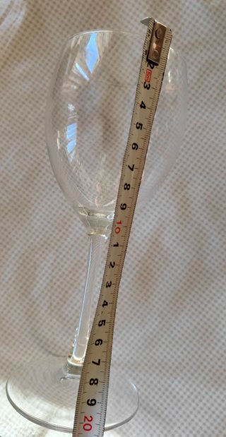 12 copas de vino/agua